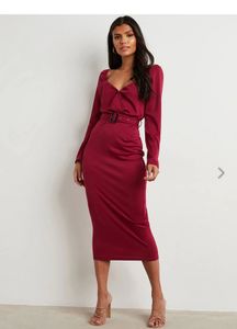 Chic Burgundy Bodycon Dress with belt.