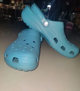 Crocs Men's Classic  Clogs . Like New.  No Coins