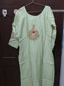 Elegant Green Embroidered Kurti