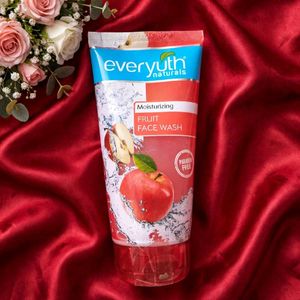Everyuth Naturals Moisturizing Fruit Face Wash
