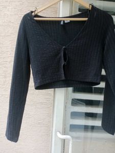 Black Long Sleeve Cropped Top