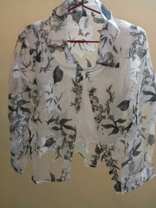 Cute Floral Top/Shirt.🌺