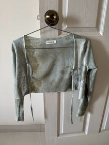 cutest green rib knit tie up cropped cardigan🦚