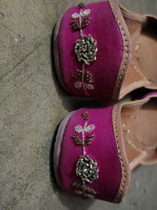 Embellished Jutti Flats