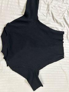 H&amp;M Ribbed Collared V-Neck Top