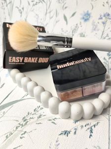 Huda Beauty Easy Bake Duo Loose Powder