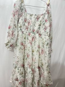 White Floral Tiered Puff-Sleeve Mini Dress 🌸