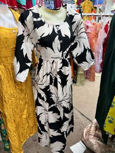 Chic Black &amp; White Floral frock Midi Dress