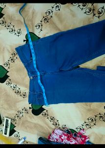 Blue Denim Jeans like New in 32 waist