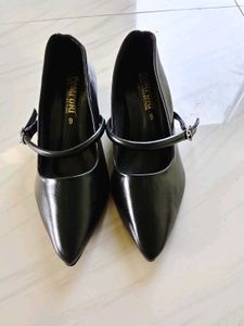 Chic Black Block Heel Mary Janes
