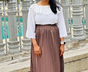 Elegant Pleated Maxi Skirt – Brown