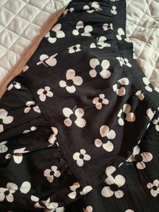 Chic Black Floral Tiered Maxi Skirt