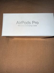 Apple AirPods Pro (Only 1 side working)