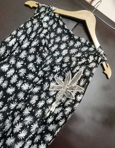 Black &amp; White Floral Sleeveless Dress 40 Bust