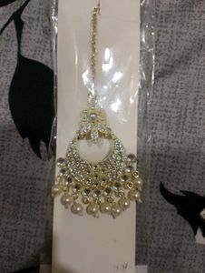 Elegant Pearl & Crystal Maangtika