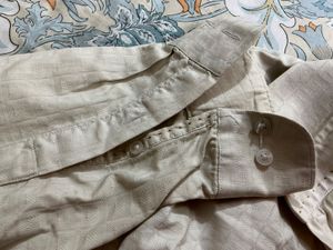 Classic Cream Button-Up Van Heusen Shirt