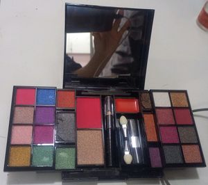 Makeup Kit Combo