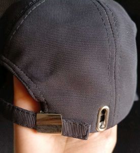 2 Caps (Black &amp; White)
