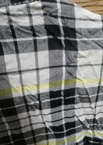 Trendy Cropped Plaid Shirt