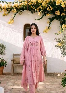 M size mul chanderi embroidery 3 piece set