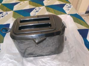 Black 2-Slice Toaster