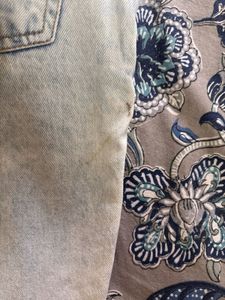 Stylish Light Wash Mom Jeans