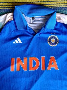 India Cricket Jersey With the name of Virat 18