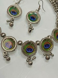 2 beautiful peacock feather silver necklace