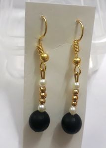 Buy one get free hanging black &amp; white Eyerri
