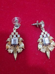 Sparkling Gemstone Dangle Earrings.. completely ne
