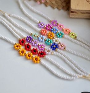 Daisy Beaded Bracelet - Colorful &amp; Cute