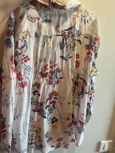 Chic Floral Print Button-Up Shirt