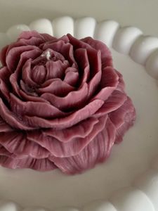 scented peony candle with bubble trinket tray