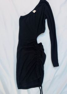 Chic Black One-Shoulder cutout Mini Dress