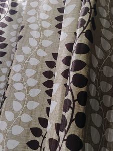 Elegant Leaf Pattern Window Blinds