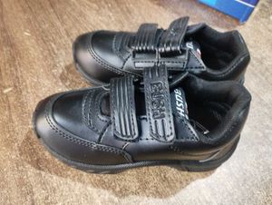 Gola Black school Kids Shoes  size 8se 5
