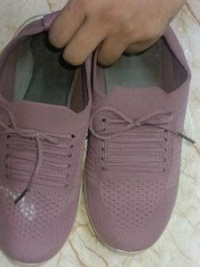 Stylish mauve Sneakers