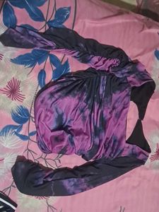 Tie-dye Long Sleeve Crop Top skin fit