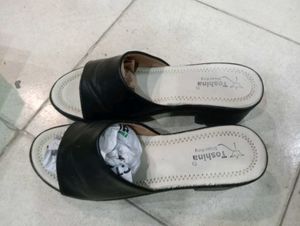 Toshina Black Slides