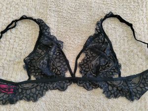 🖤 La Senza Lace Triangle Bralette