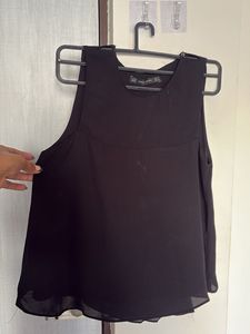 Chic Black Sleeveless Top