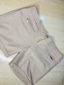 Stylish Beige Pants with Zip Pockets🕺🏻