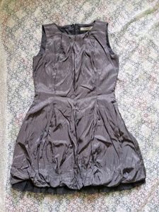 Chic Grey Sleeveless Bubble Hem Dress