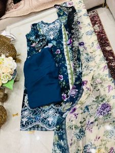 Beautiful Floral Print Kurta Set