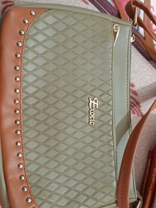 Chic Textured Crossbody Bag