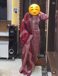 Elegant Pink Kurta Set with Maroon Dupatta