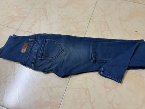 Zola High-Waisted Blue Denim Jeans