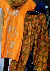 Quality Orang Salwar Sut with Chunari