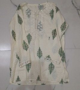 off white Short kurti