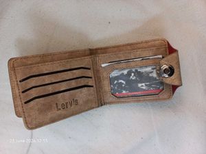 Stylish Green Leather Bifold Wallet